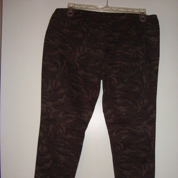 Jeans nwot camo colored - Picture 2 of 2